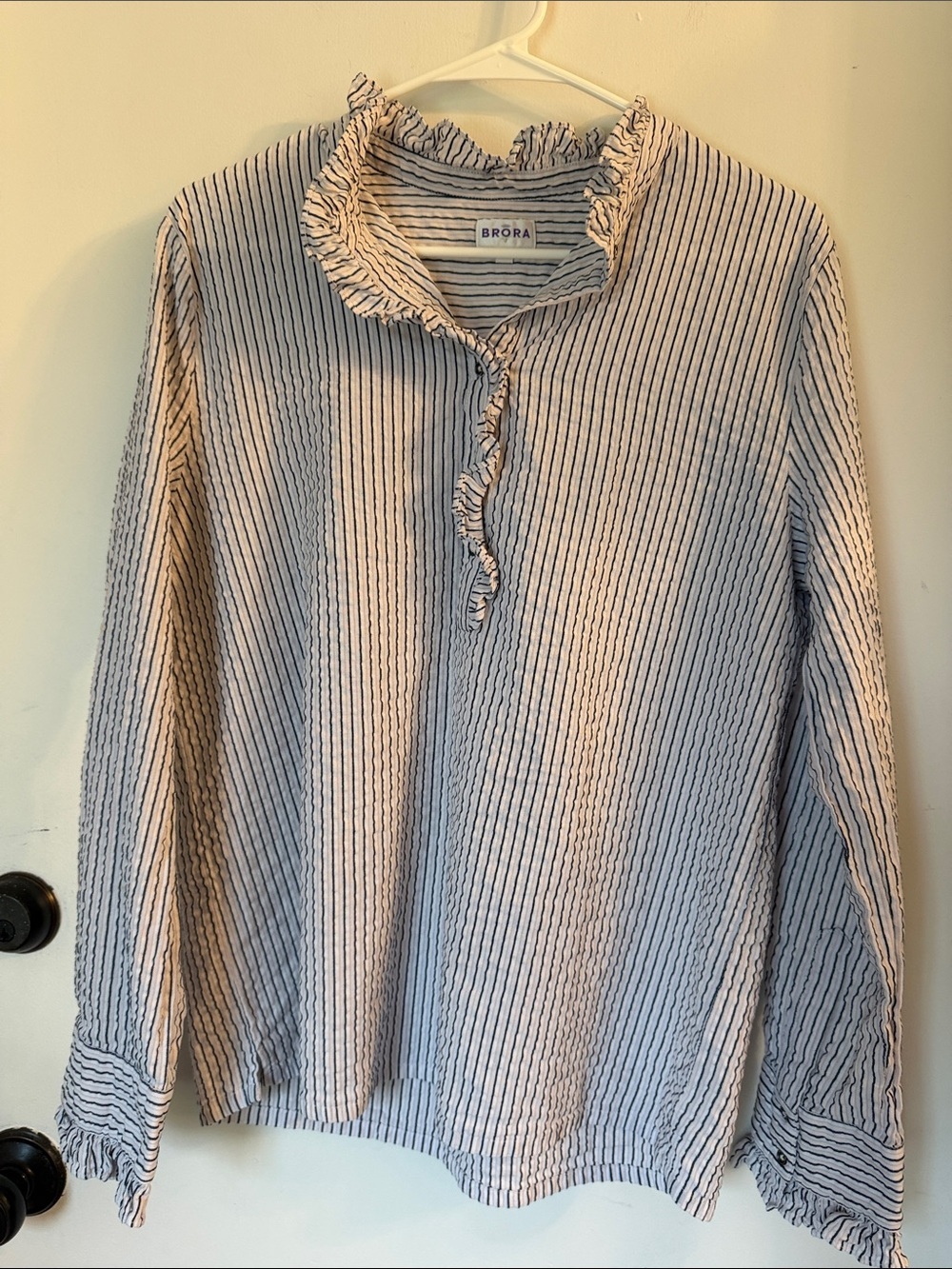 Brora pinstripe seersucker ruffle neckline long sleeve blouse top cotton large